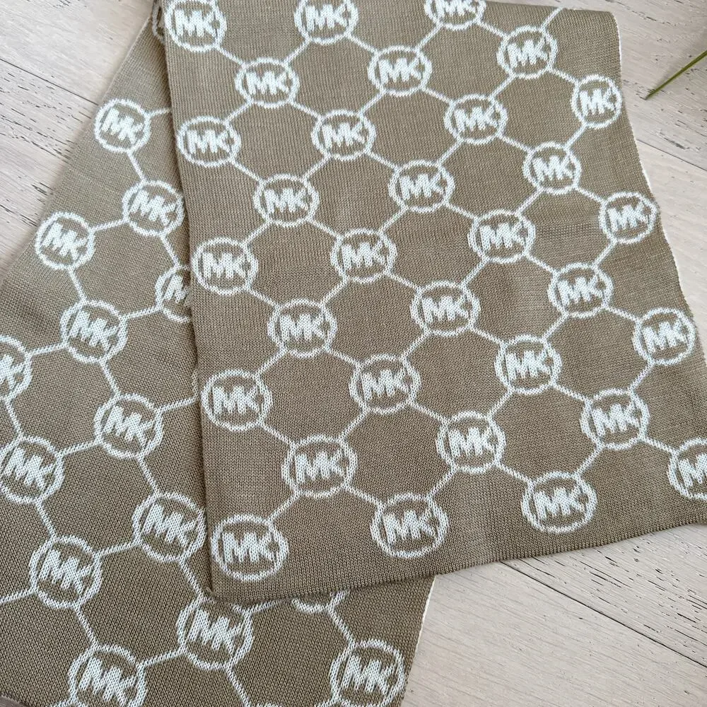 MICHAEL KORS Jet Set Logo Muffler Reversible Scarf Tan White